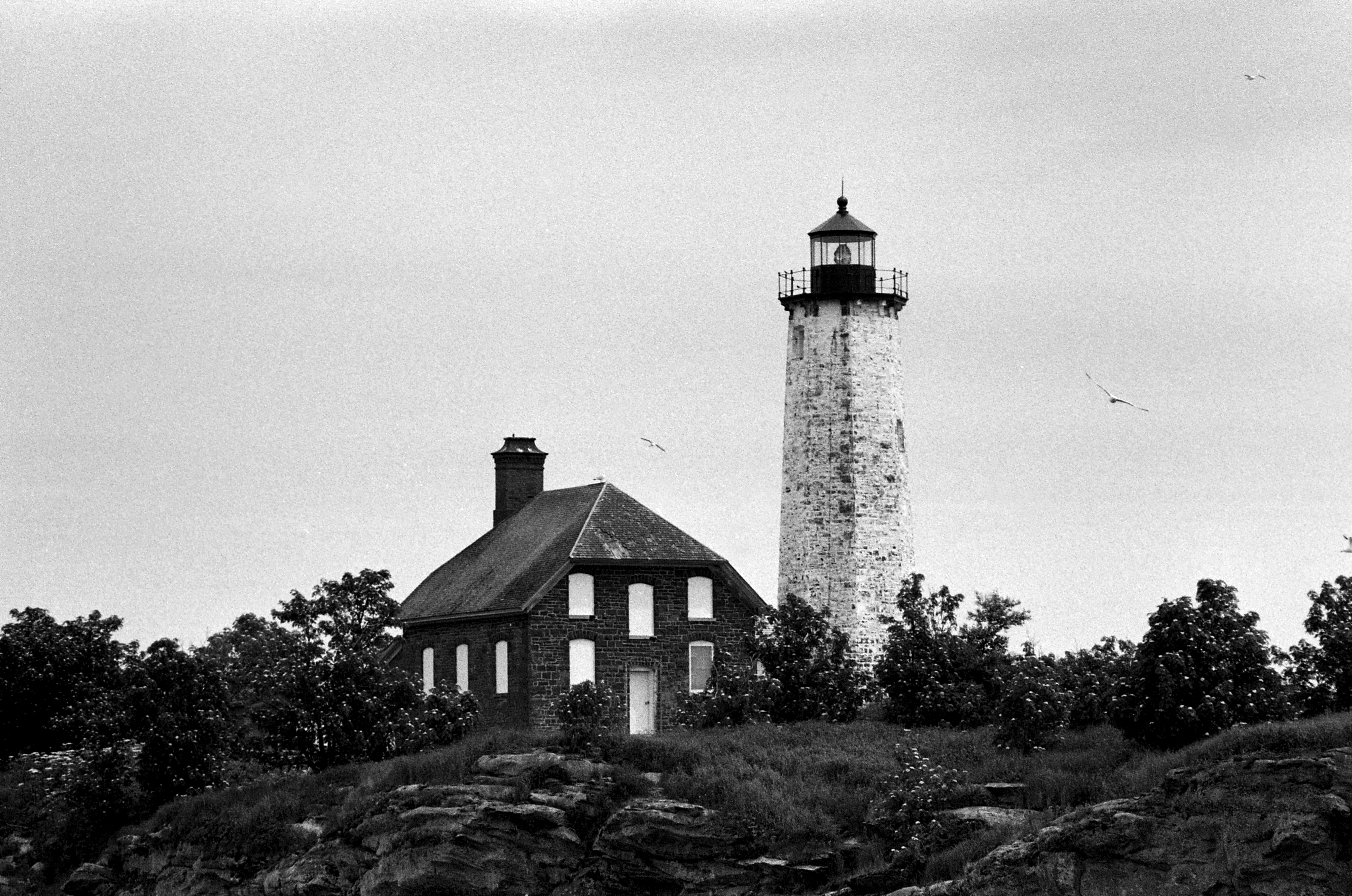 ISLE ROYALE - MENAGERIE ISLAND LIGHTHOUSE  LAKE SUPERIOR MI